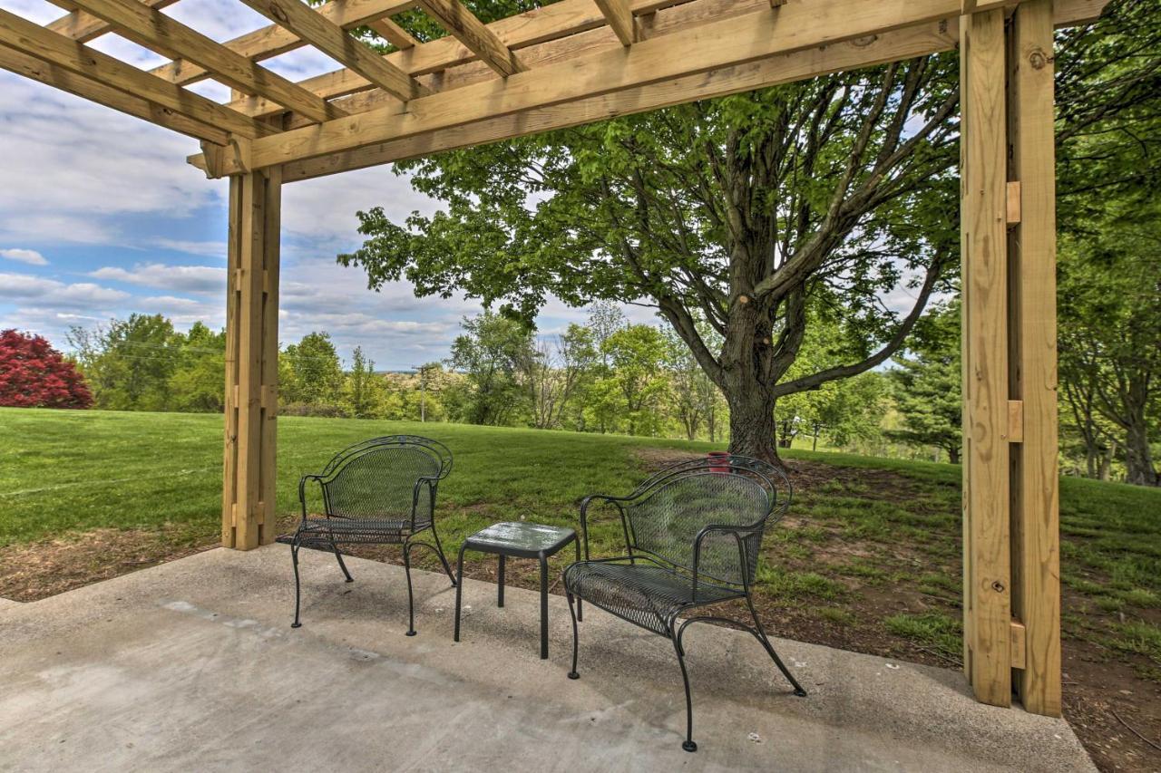 Blue Moon Cottage With Amazing Views Of 5 Counties Danville Exterior foto
